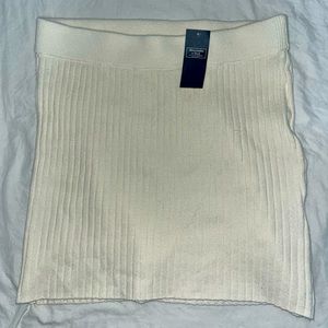 brand new Abercrombie & fitch cream skirt M
